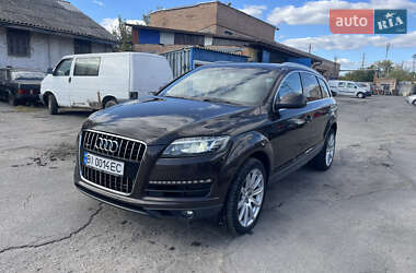 Позашляховик / Кросовер Audi Q7 2012 в 