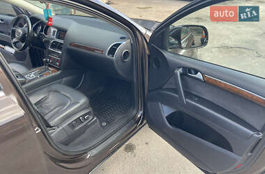 Позашляховик / Кросовер Audi Q7 2012 в 