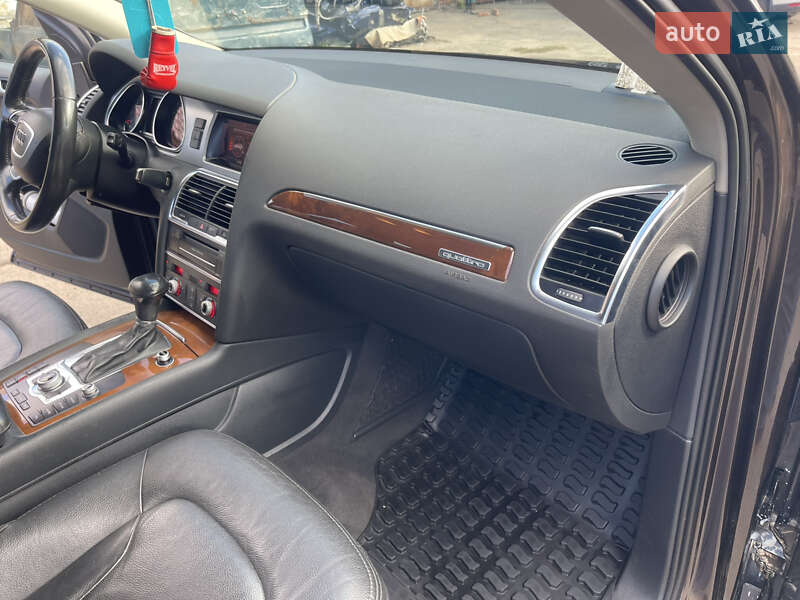Позашляховик / Кросовер Audi Q7 2012 в Полтаві