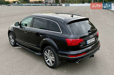 Внедорожник / Кроссовер Audi Q7 2015 в 