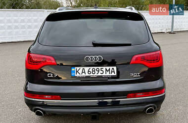 Внедорожник / Кроссовер Audi Q7 2015 в 