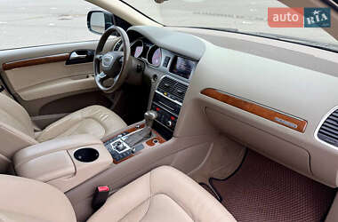 Внедорожник / Кроссовер Audi Q7 2015 в 
