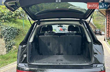 Внедорожник / Кроссовер Audi Q7 2017 в 