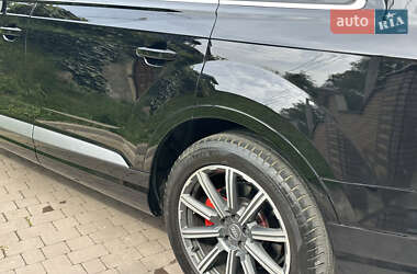 Внедорожник / Кроссовер Audi Q7 2017 в 