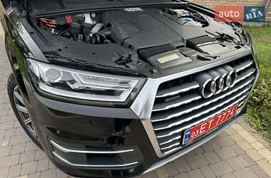 Внедорожник / Кроссовер Audi Q7 2017 в 