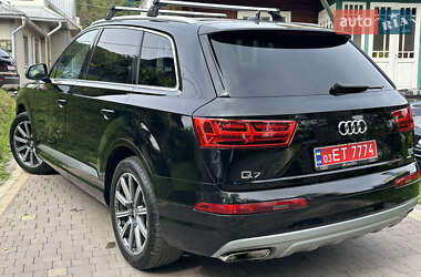 Внедорожник / Кроссовер Audi Q7 2017 в 