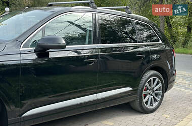 Внедорожник / Кроссовер Audi Q7 2017 в 