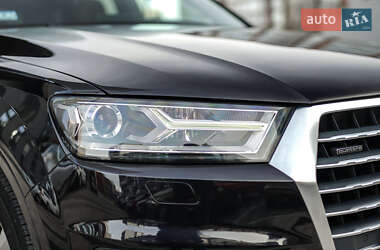 Позашляховик / Кросовер Audi Q7 2017 в 