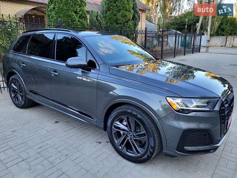 Внедорожник / Кроссовер Audi Q7 2021 в Запорожье