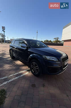 Внедорожник / Кроссовер Audi Q7 2010 в 