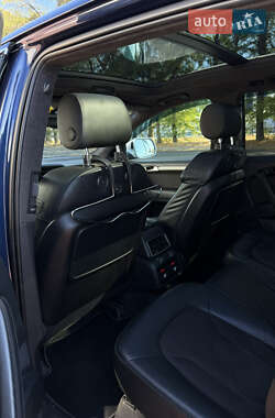 Внедорожник / Кроссовер Audi Q7 2010 в 