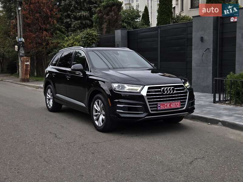 Внедорожник / Кроссовер Audi Q7 2018 в 