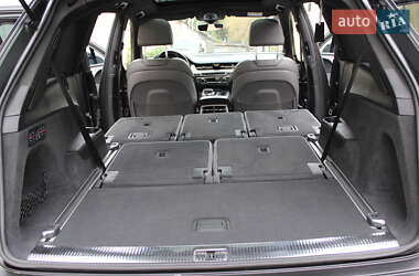 Внедорожник / Кроссовер Audi Q7 2017 в 