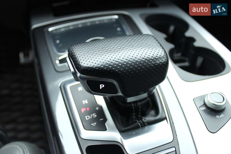 Позашляховик / Кросовер Audi Q7 2017 в Києві