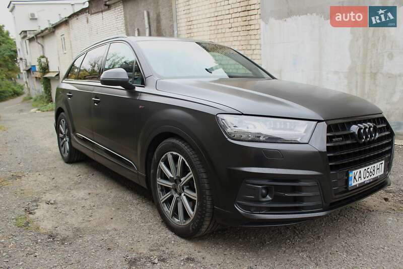 Позашляховик / Кросовер Audi Q7 2017 в Києві
