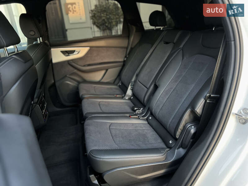 Внедорожник / Кроссовер Audi Q7 2025 в Одессе