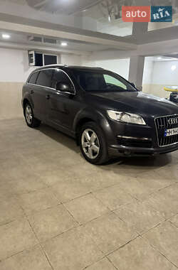 Позашляховик / Кросовер Audi Q7 2008 в 
