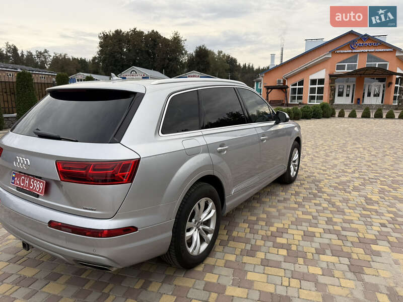 Позашляховик / Кросовер Audi Q7 2017 в Полтаві