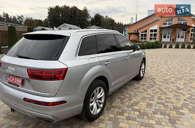 Внедорожник / Кроссовер Audi Q7 2017 в 