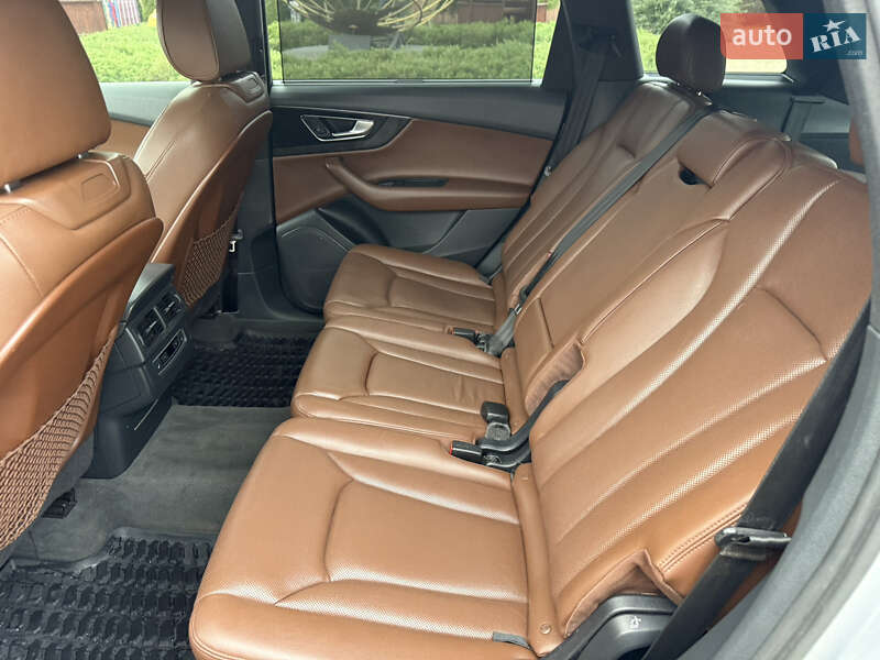 Позашляховик / Кросовер Audi Q7 2017 в Полтаві