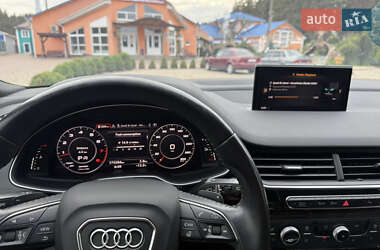 Внедорожник / Кроссовер Audi Q7 2017 в 