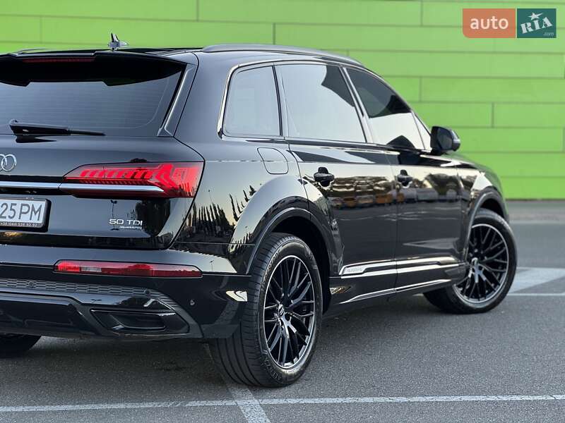 Внедорожник / Кроссовер Audi Q7 2020 в Киеве