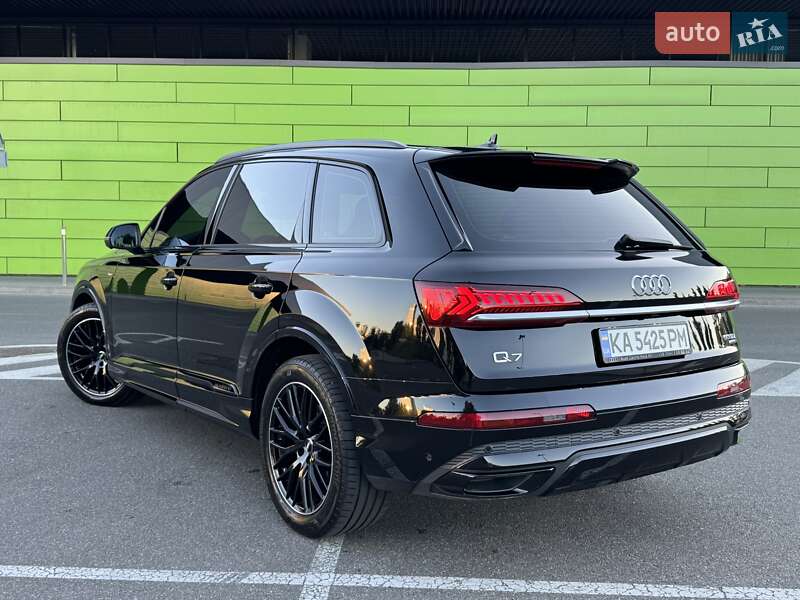 Внедорожник / Кроссовер Audi Q7 2020 в Киеве