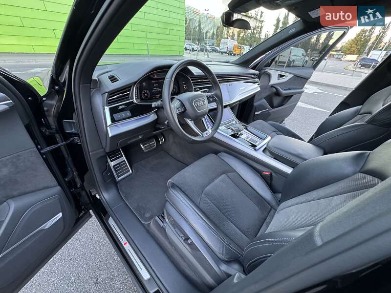 Внедорожник / Кроссовер Audi Q7 2020 в Киеве