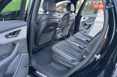 Позашляховик / Кросовер Audi Q7 2020 в 