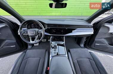 Позашляховик / Кросовер Audi Q7 2020 в 