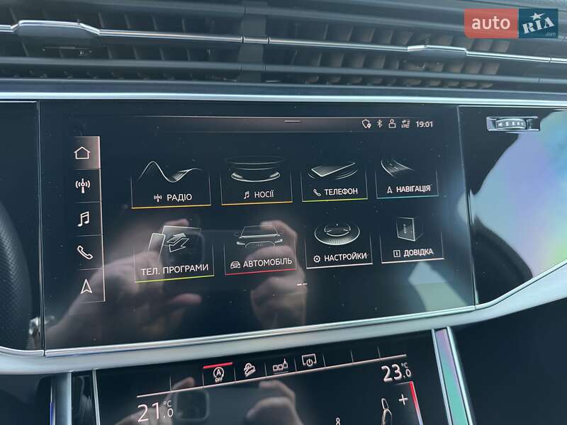 Внедорожник / Кроссовер Audi Q7 2020 в Киеве