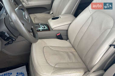 Позашляховик / Кросовер Audi Q7 2012 в 