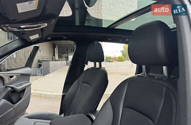 Позашляховик / Кросовер Audi Q7 2021 в 