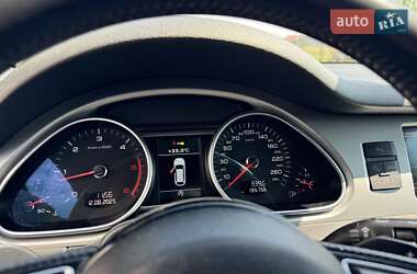 Позашляховик / Кросовер Audi Q7 2015 в 