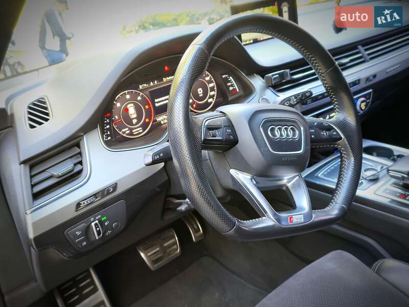 Внедорожник / Кроссовер Audi Q7 2016 в Днепре