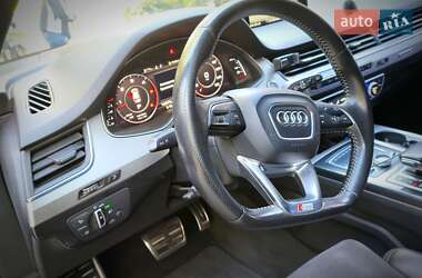 Внедорожник / Кроссовер Audi Q7 2016 в 