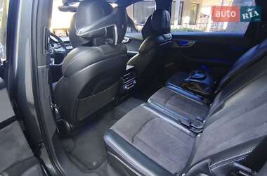Внедорожник / Кроссовер Audi Q7 2016 в 