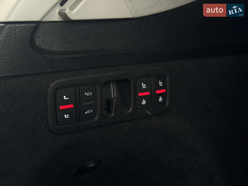 Позашляховик / Кросовер Audi Q7 2020 в Мукачевому
