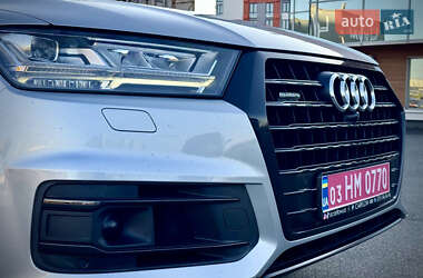 Позашляховик / Кросовер Audi Q7 2017 в 