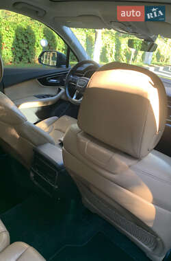 Внедорожник / Кроссовер Audi Q7 2020 в 