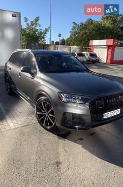 Внедорожник / Кроссовер Audi Q7 2020 в 
