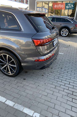 Внедорожник / Кроссовер Audi Q7 2020 в 