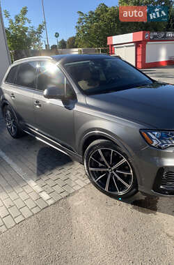 Внедорожник / Кроссовер Audi Q7 2020 в 