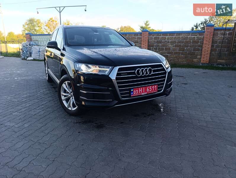 Позашляховик / Кросовер Audi Q7 2016 в 