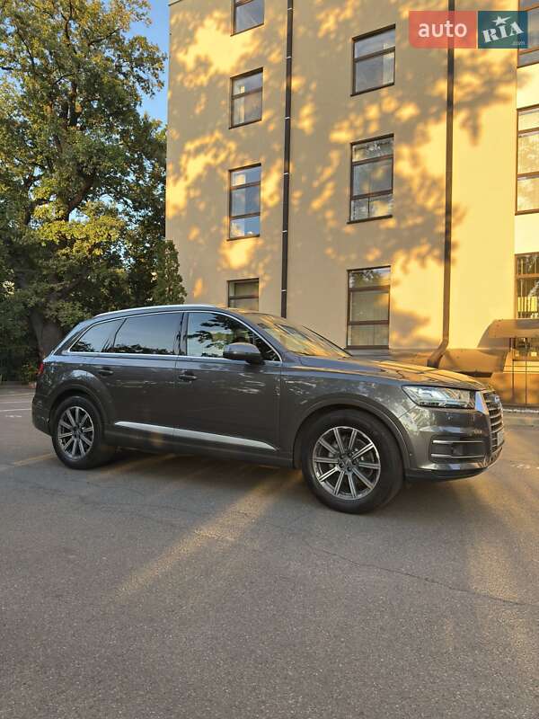 Внедорожник / Кроссовер Audi Q7 2018 в Киеве