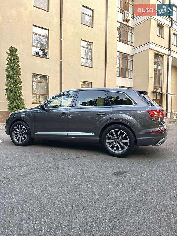 Внедорожник / Кроссовер Audi Q7 2018 в Киеве