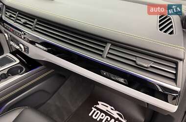 Позашляховик / Кросовер Audi Q7 2018 в 