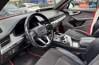 Внедорожник / Кроссовер Audi Q7 2015 в 