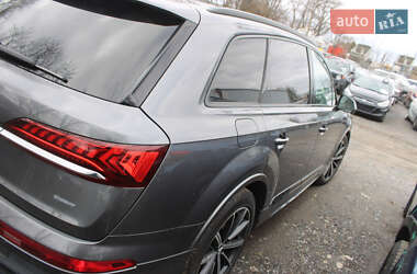 Внедорожник / Кроссовер Audi Q7 2020 в 