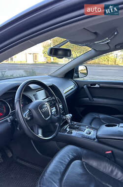 Позашляховик / Кросовер Audi Q7 2010 в 